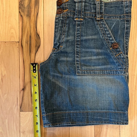 Sanctuary Clothing size 28 denim shorts. Like new - Picture 3 of 5